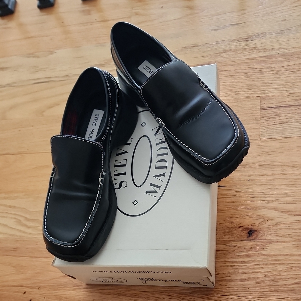 Steve Madden Black Leather Women's Slip-Ons